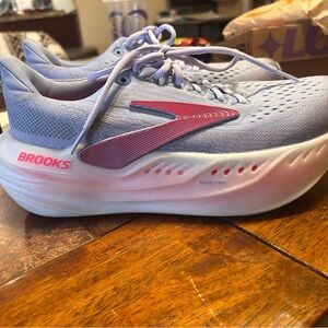 Brooks Women's Lavender Running Sneakers with Pink Logo